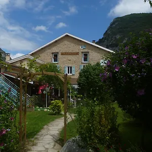 https://la-petite-auberge-de-niaux.midi-pyreneeshotels.com